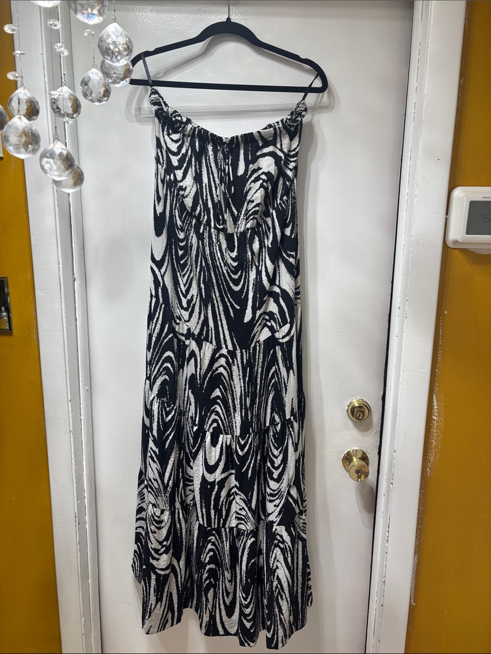 New York & Company Black and White Swirl Maxi Skirt